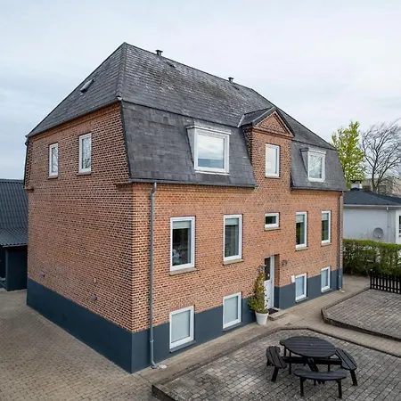 Newly Renovated 1-bed In Apartment Aalborg